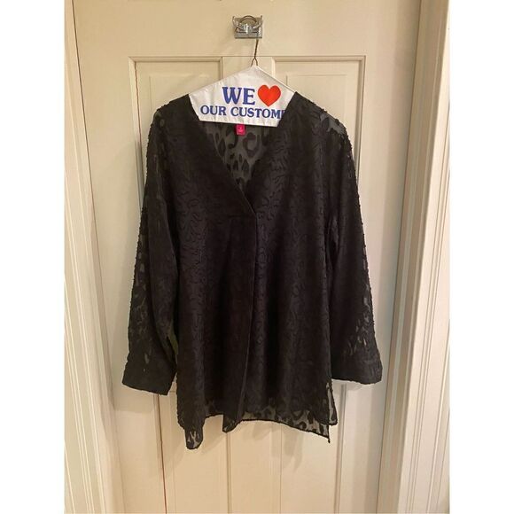 Vince Camuto 1X Sheer Embroidered Raglan Top - Picture 1 of 5